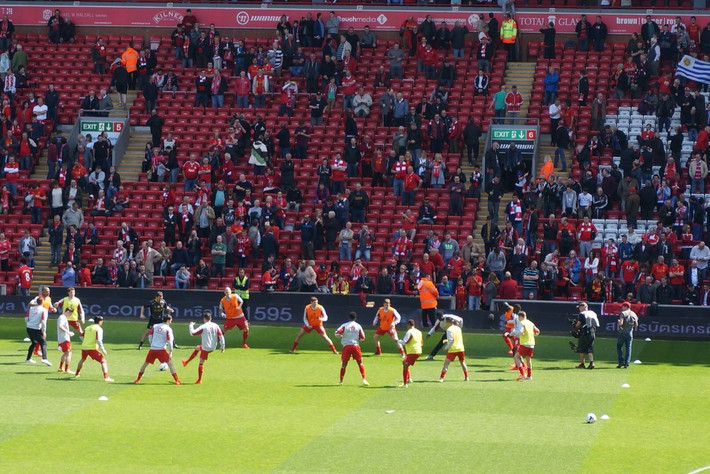 巴萨梅西任意球破门助球队领先