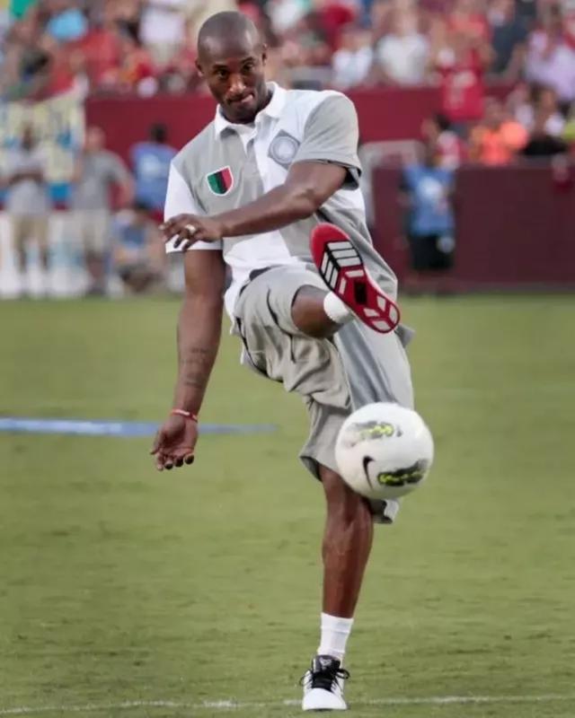 曼晚：曼联正在加紧追逐安德森，并希望与卡塞米罗降薪续约