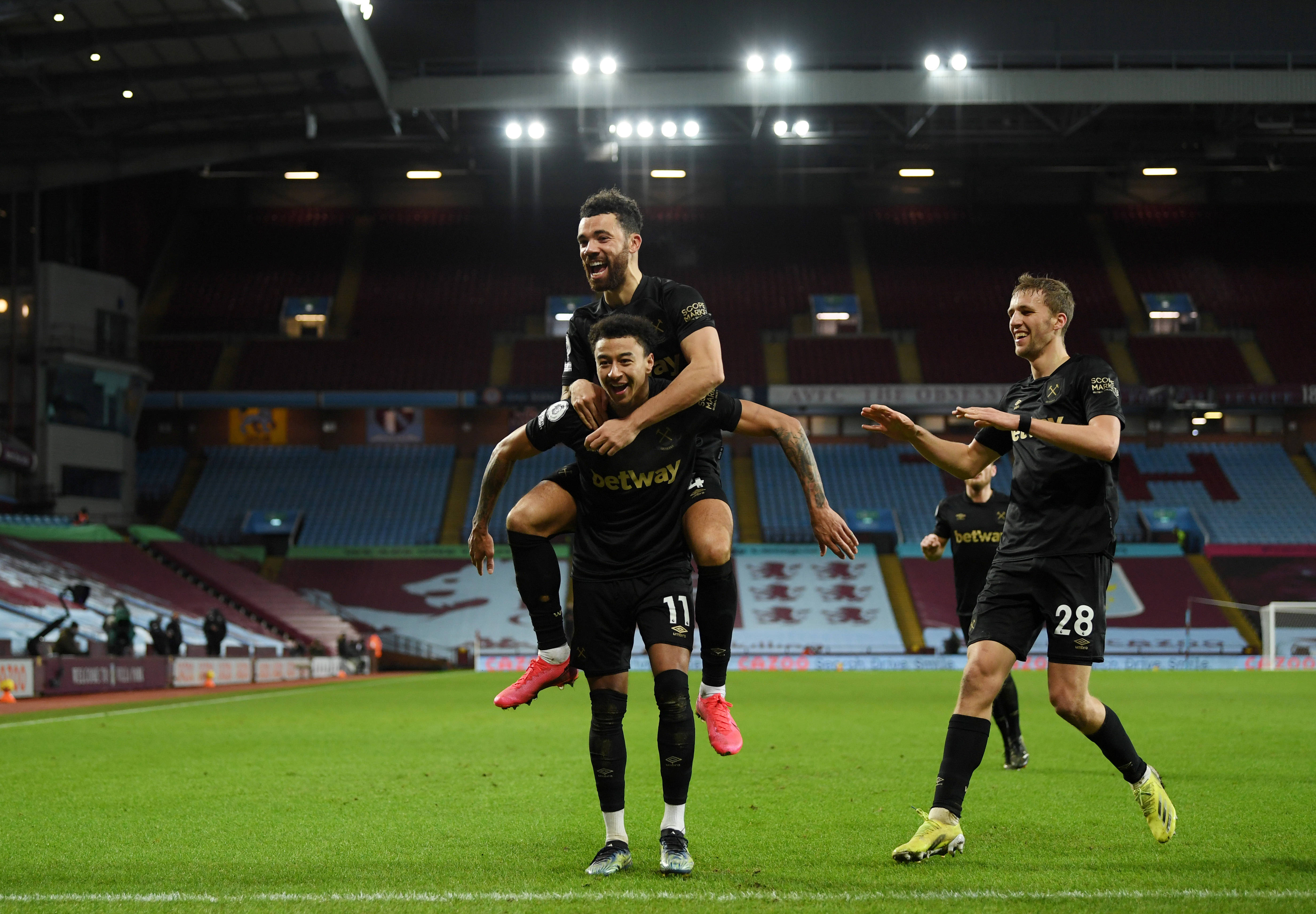 官方：沙特裁判组执法成都客战神户胜利船，胡维什担任主裁判