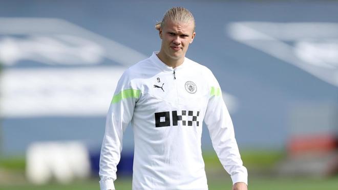 摩根：梅西最近也做了类似的肘击动作，却没人采取任何行动