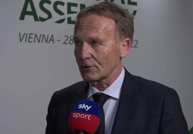 足球欧冠决赛将首次引入AI裁判辅助系统