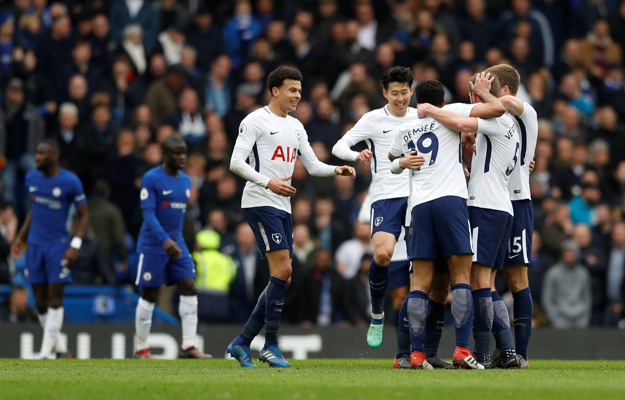 德甲半场：努萨禁区内倒地未判，门兴0-0莱比锡