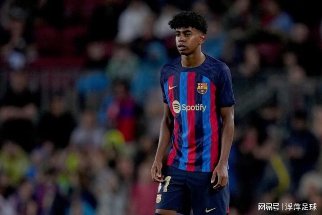 湖人半场高效，两项命中率均超5成，两队狂轰16记三分