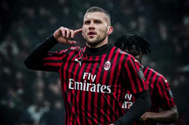 欧冠：巴黎大胜曼联 内马尔建功