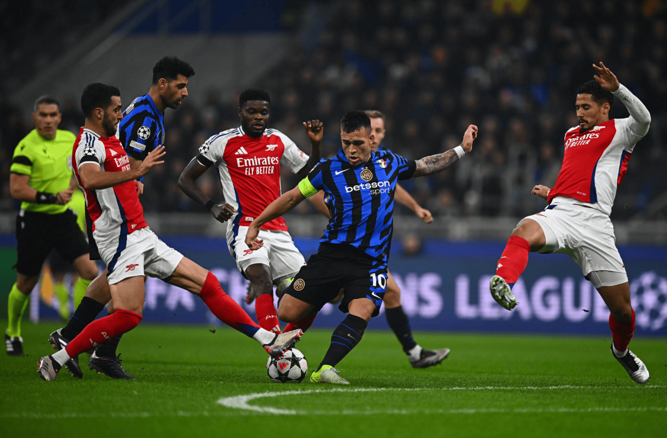 海港亚冠终零封！破2394天魔咒，陈威11次神扑，对手两中门柱