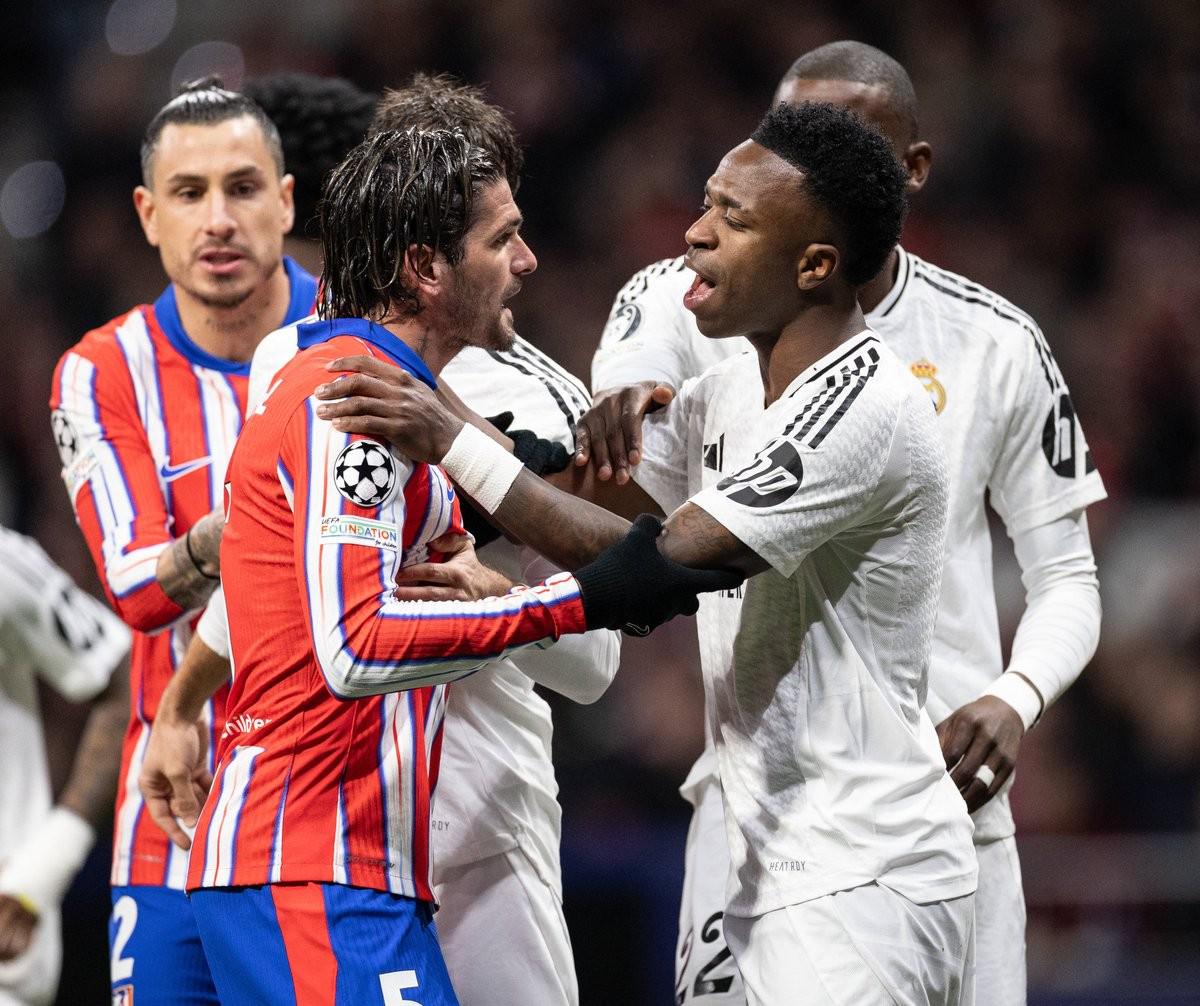 斯基拉：那不勒斯依然想租梅努，球员也想要获得更多出场机会