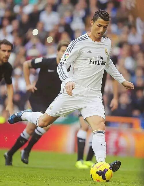 国米4-0横扫劲敌：劳塔罗连场破门状态回归，恩里克助攻令人欣喜