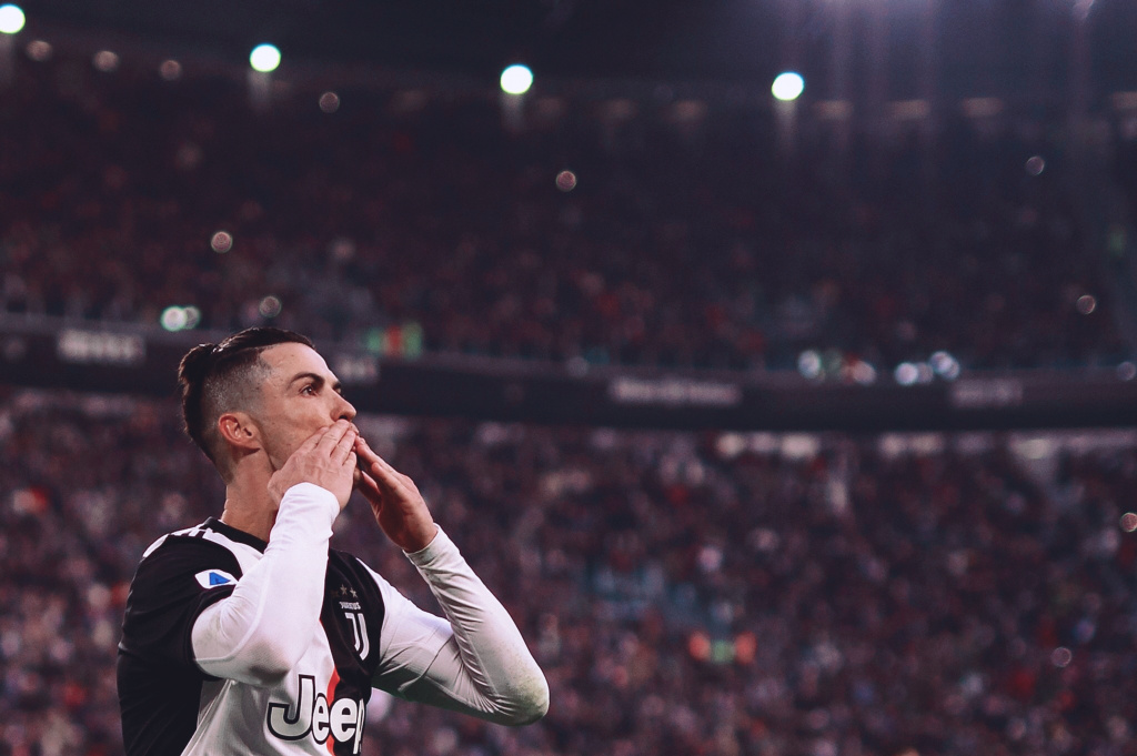 曼城封闭热身赛1-0击败普雷斯顿，里科-刘易斯打入制胜球